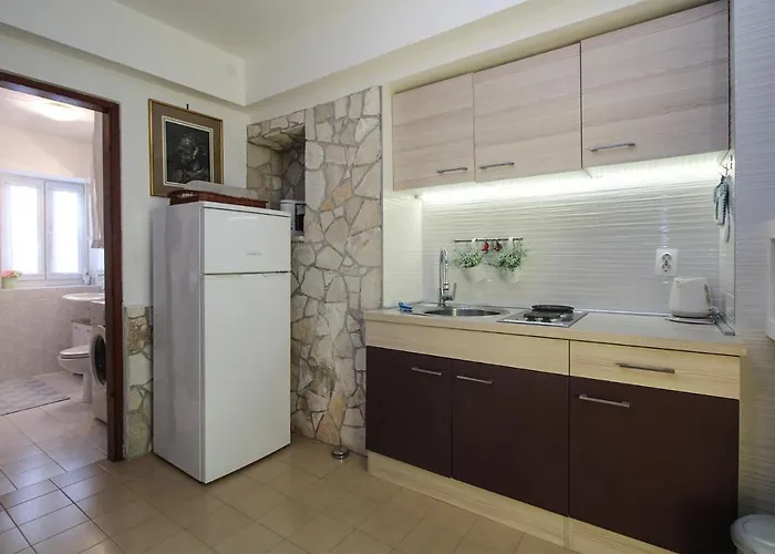 Leona 2216 Apartman Premantura