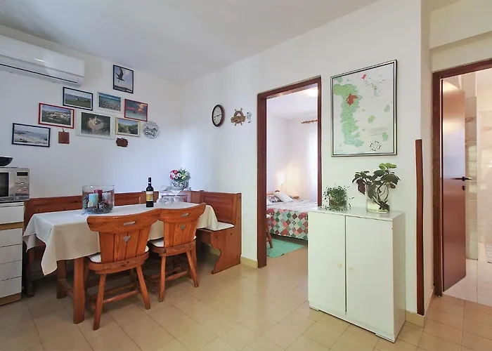 Leona 2216 * Premantura