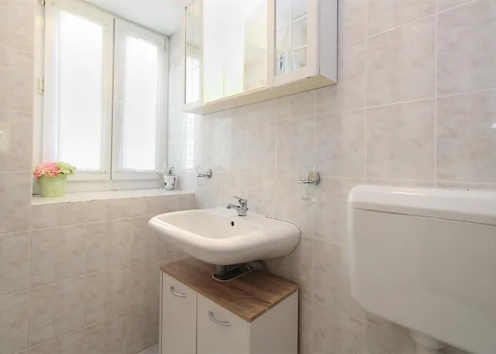 Leona 2216 Apartman Premantura