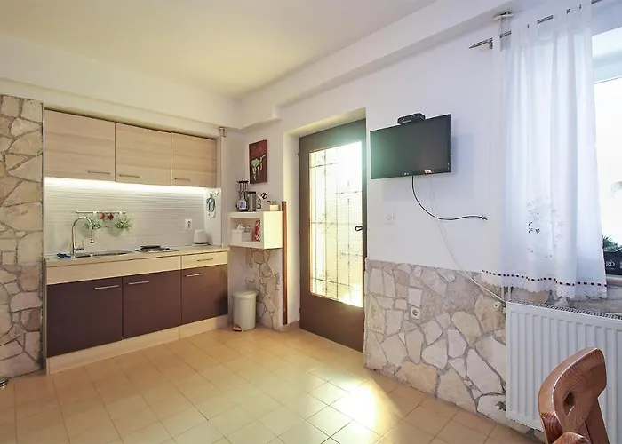 Leona 2216 Apartman Premantura
